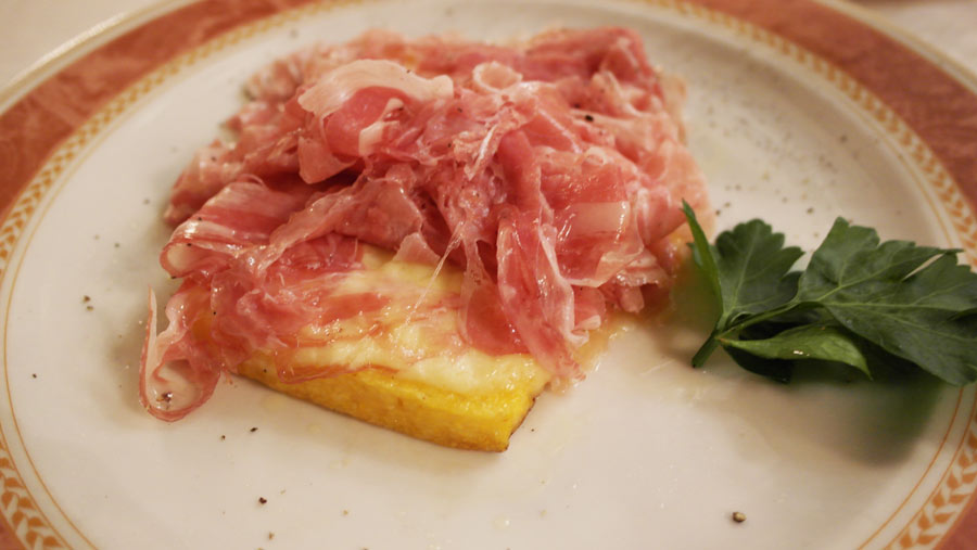 la-coutch-blog-voyage-italie-lombardie-polenta-jambonn-food-gastronomie